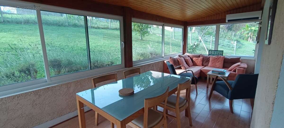 Maison à LA CHAPELLE-GONAGUET