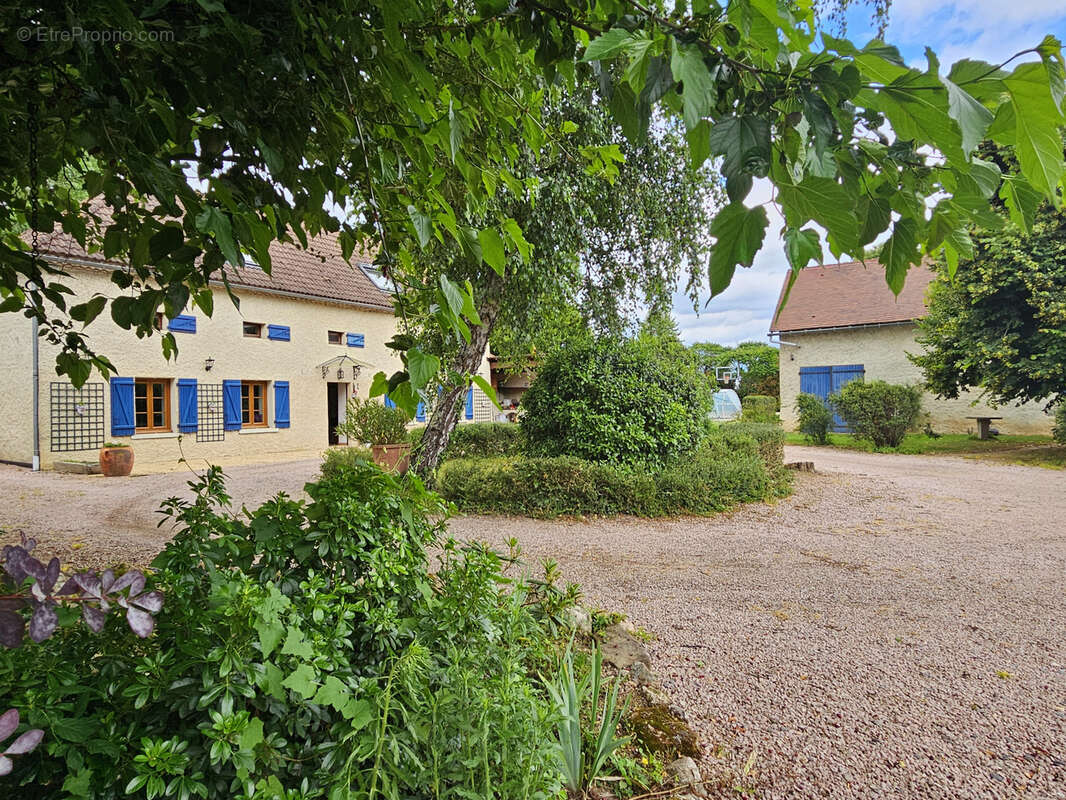 Maison à SAINT-PRIEST-BRAMEFANT