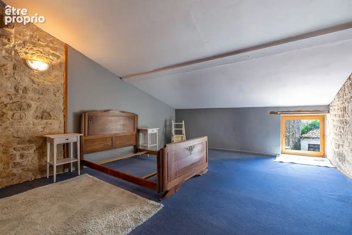 Maison principale et ensemble des biens - excellent potential pour un investisseur -  à 10 minutes d'Aulnay de Saintonge - photo 11