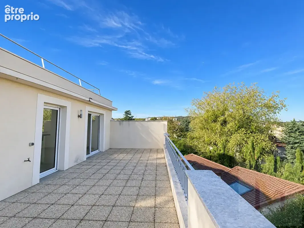 Appartement 3 pièces - Dernier étage avec terrasse de 34 m² - Proche RER A - photo 2