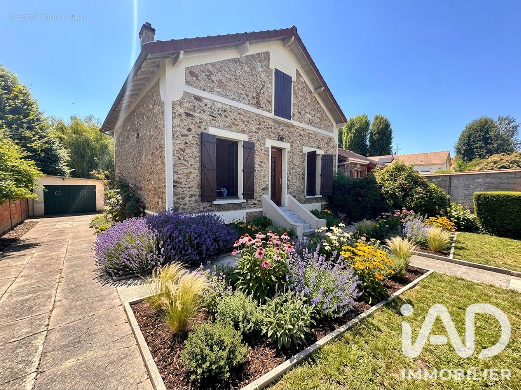 Photo 1 - Maison à MANDRES-LES-ROSES