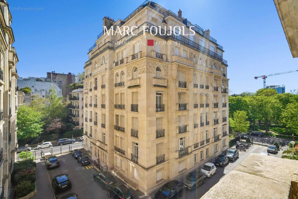 Appartement à NEUILLY-SUR-SEINE