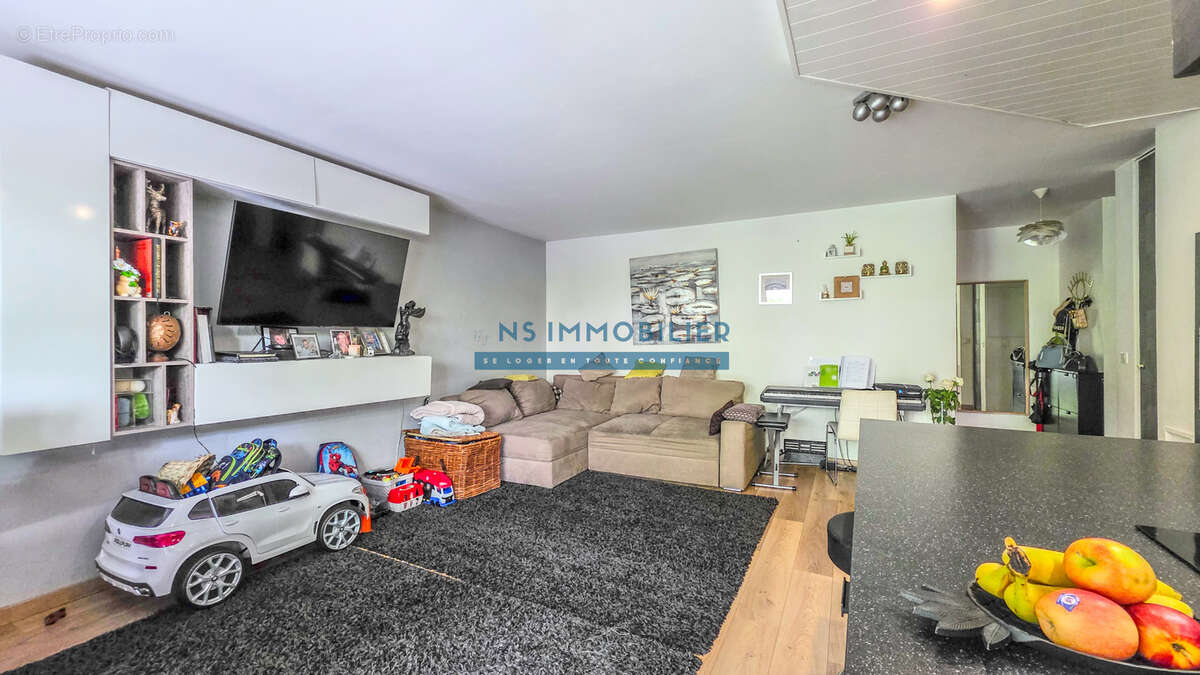 Appartement à SARTROUVILLE
