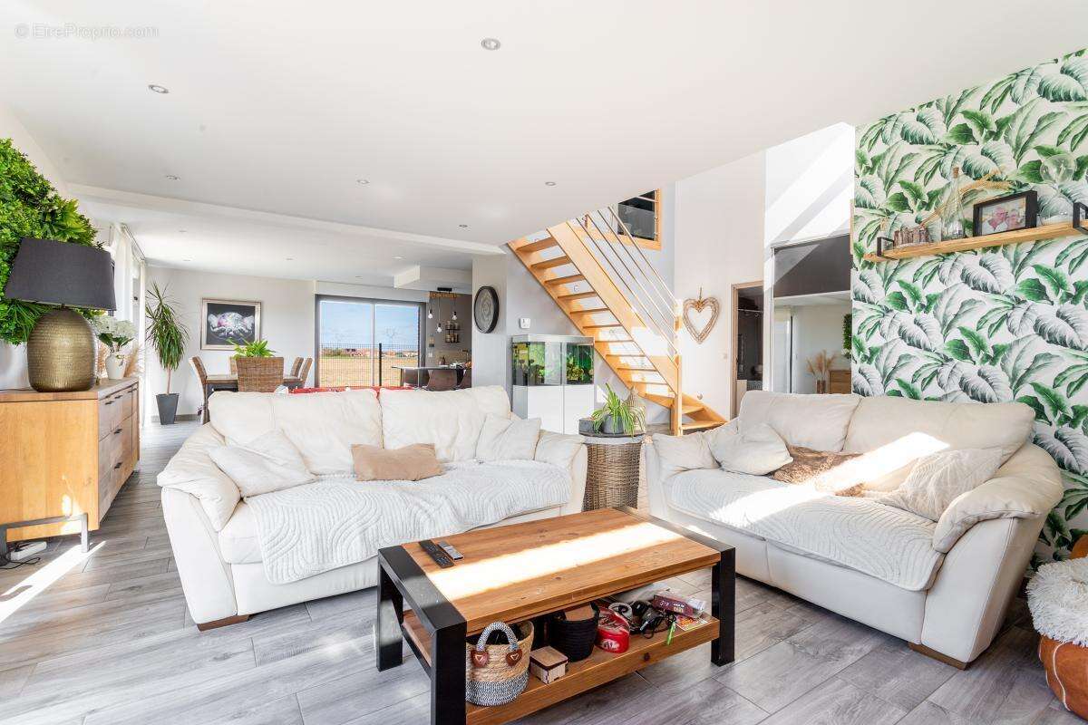 Maison à GONDECOURT