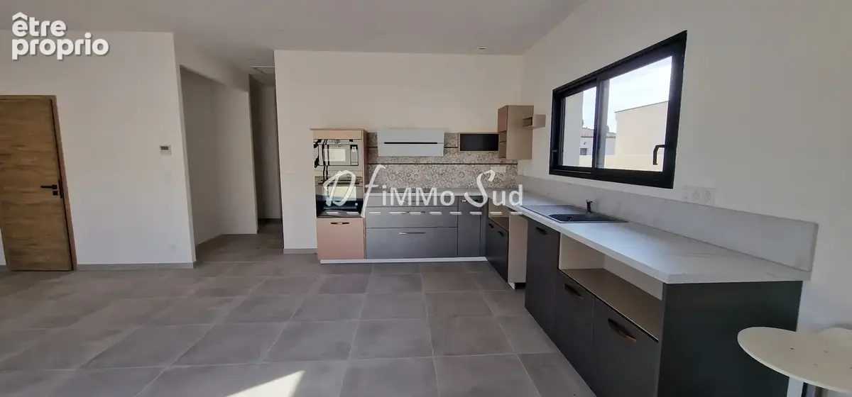 Maison récente Re 2020 de plain pied avec piscine - photo 2