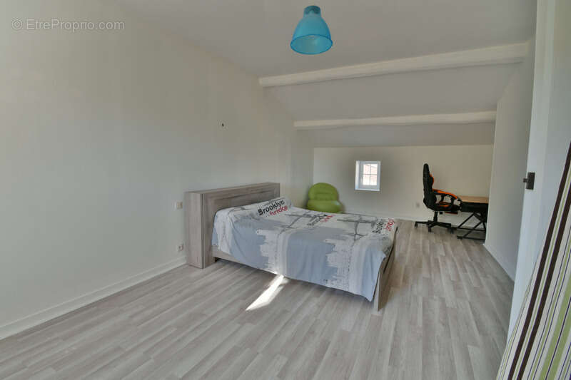 Maison à vendre 8 pièces proche de TONNAY CHARENTE (17) - photo 9