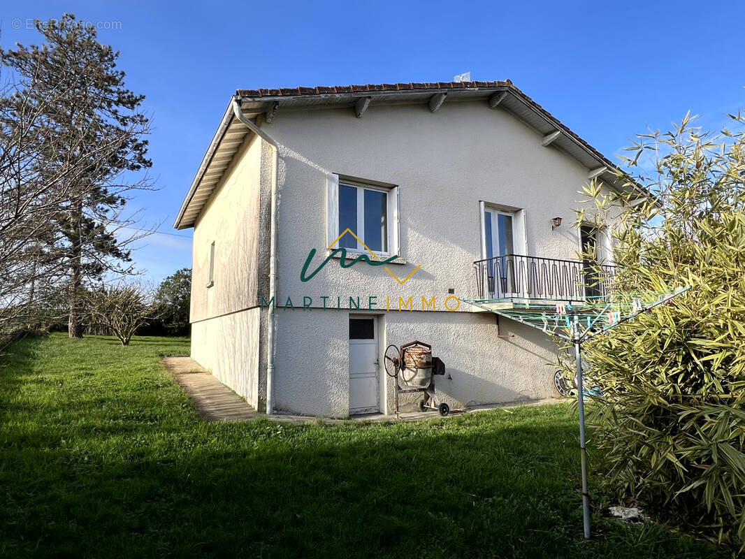 Maison à SEYCHES