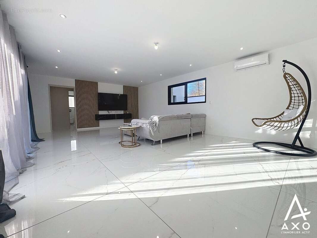 Maison à MAZEROLLES