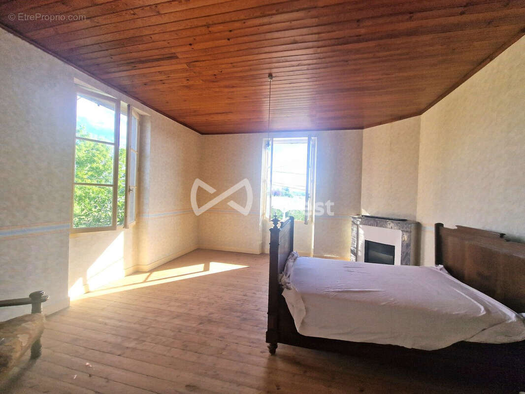 Maison 235 m² à Moissac  - photo 6