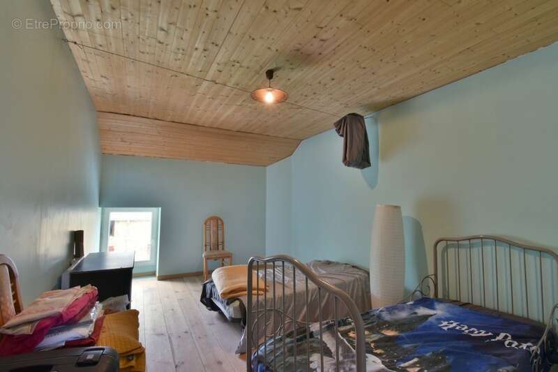 Maison à SAINT-LEGER-MAGNAZEIX