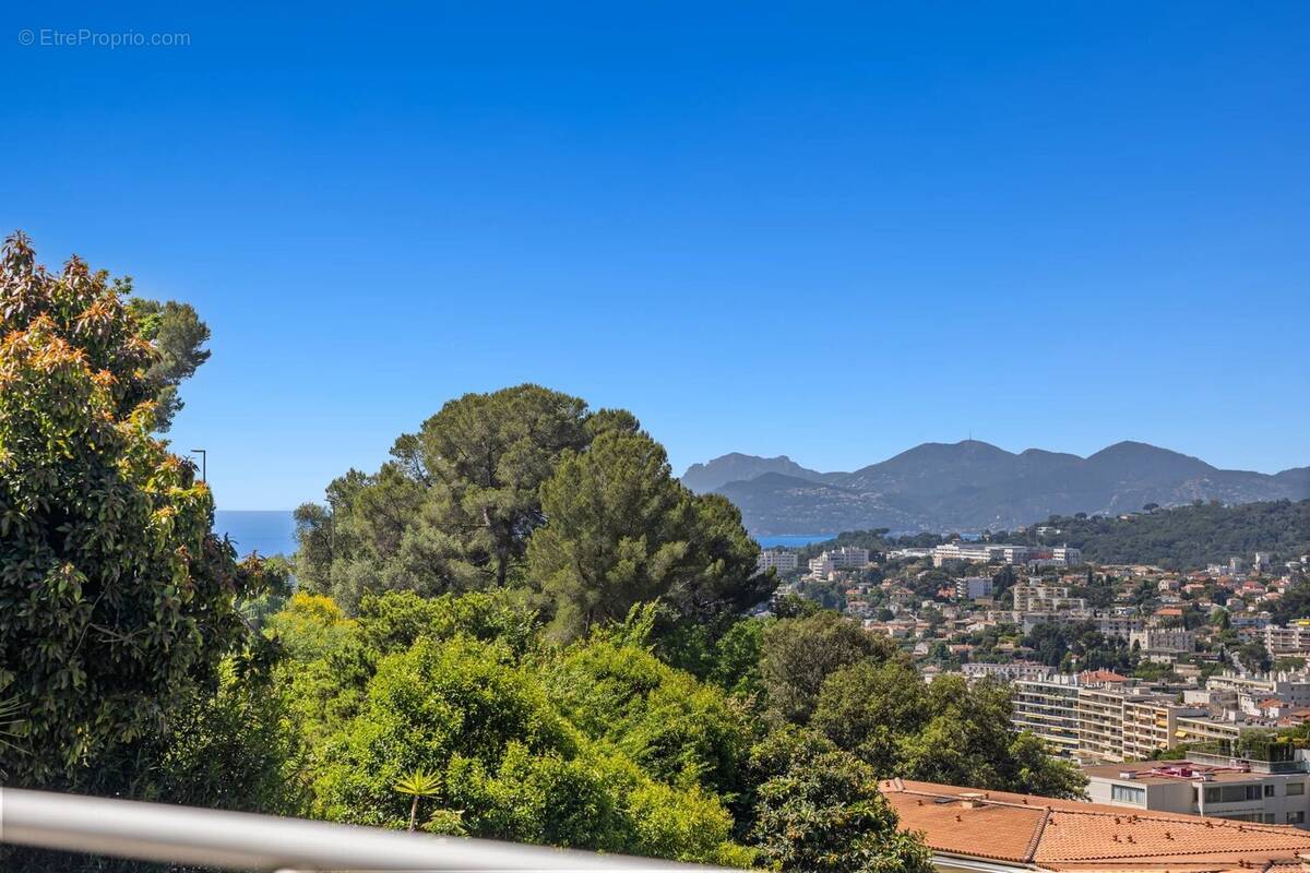 Appartement à LE CANNET
