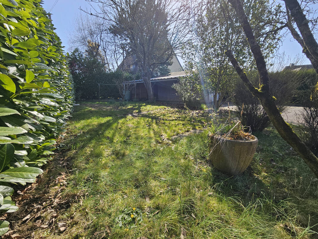 Terrain à BRUZ
