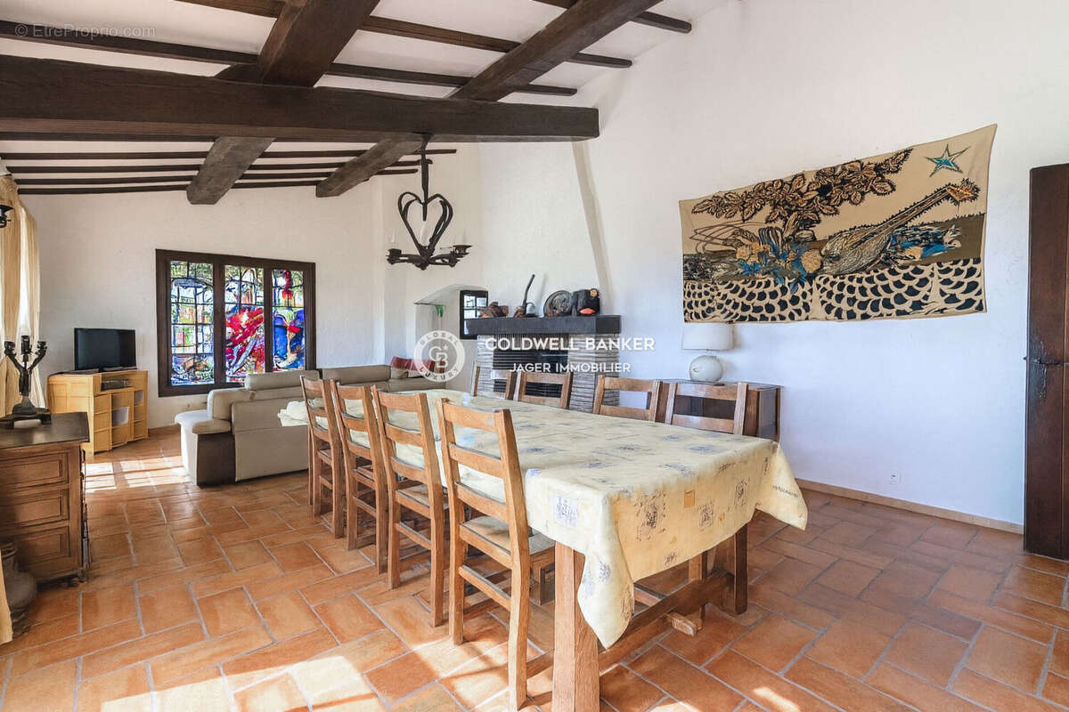 Maison à LES ISSAMBRES