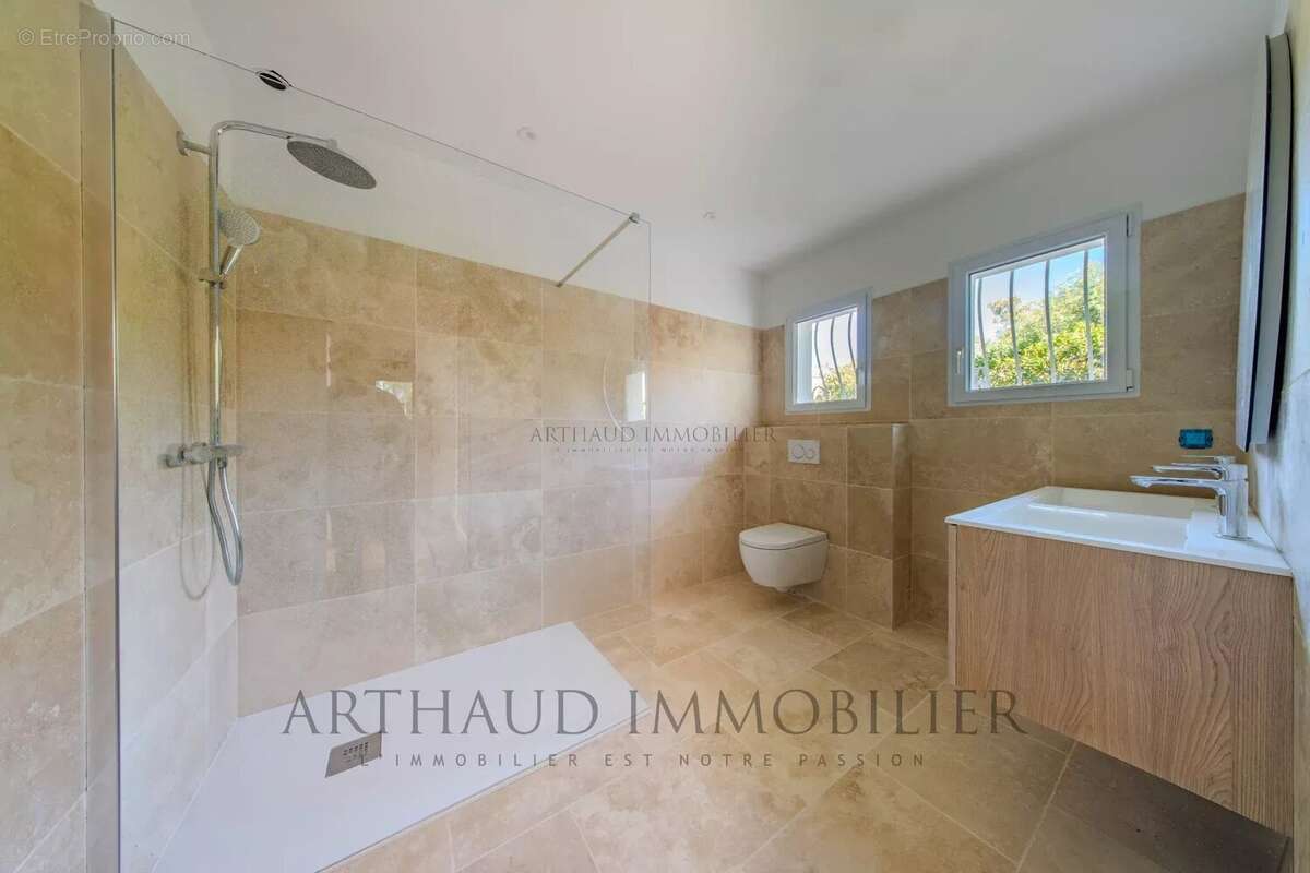 Appartement à LES ISSAMBRES