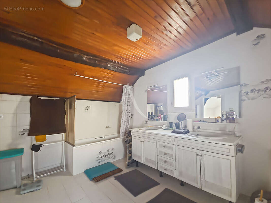 Maison à OINVILLE-SUR-MONTCIENT