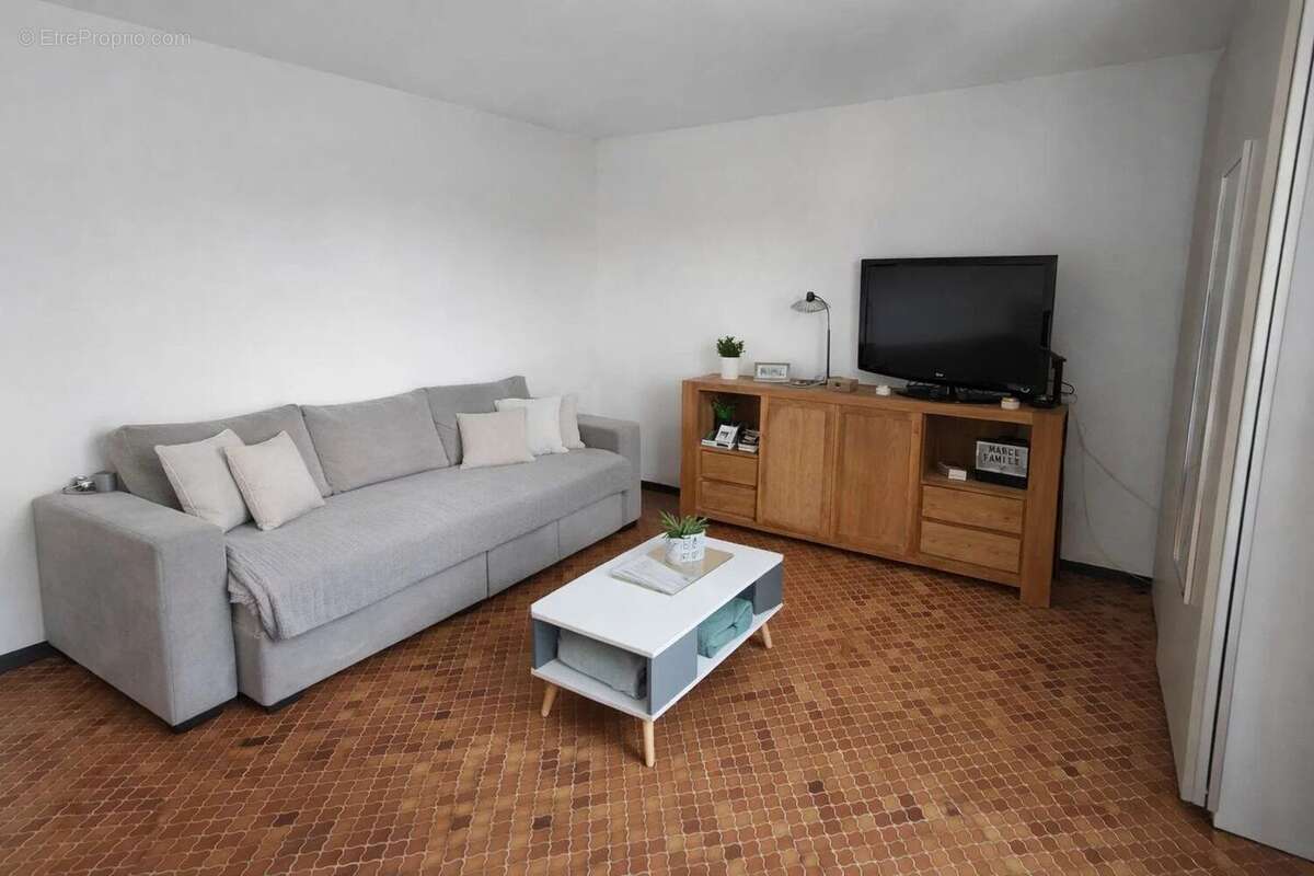 Maison à POURRIERES