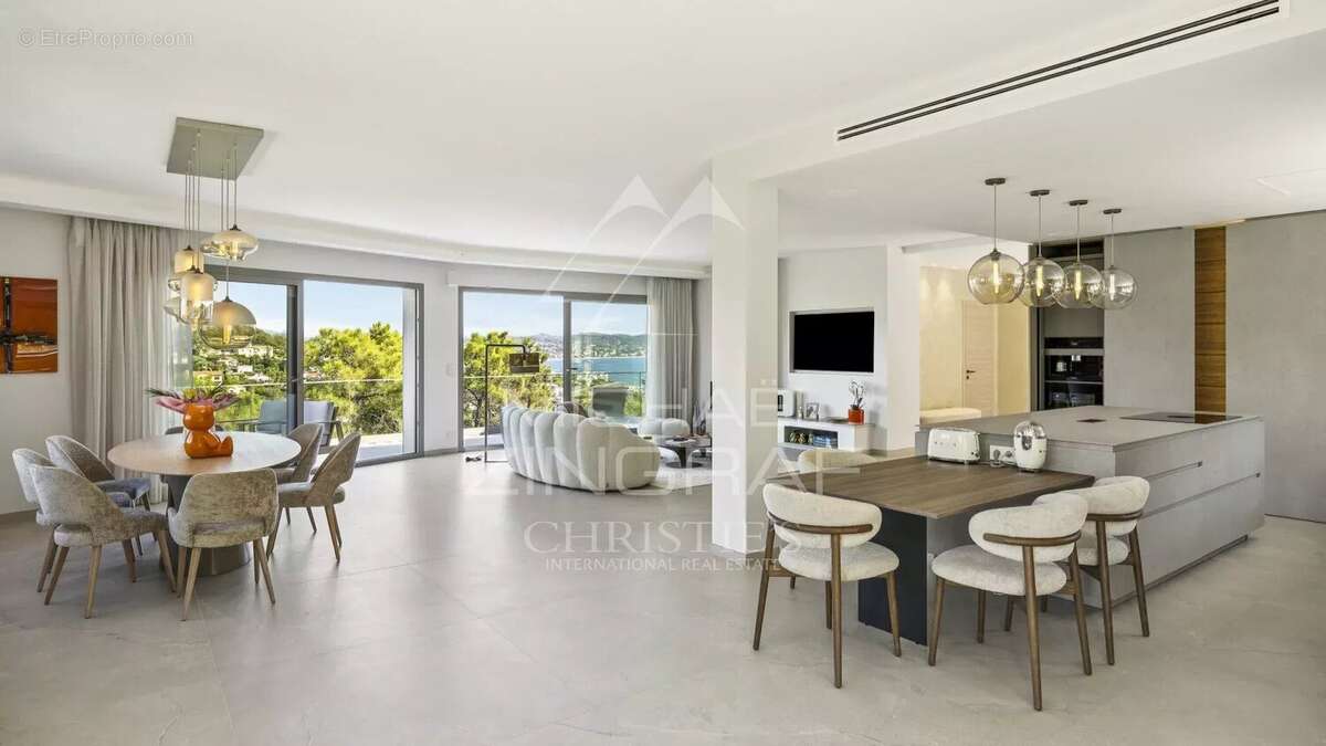 Maison à MANDELIEU-LA-NAPOULE