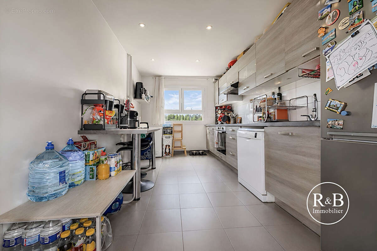 Appartement à LES CLAYES-SOUS-BOIS