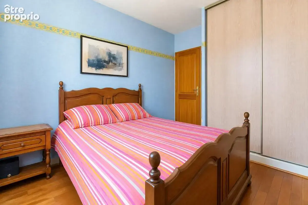 Maison de 5/6 pièces de 85 m² à Villeurbanne avec Garage et Cour - photo 8