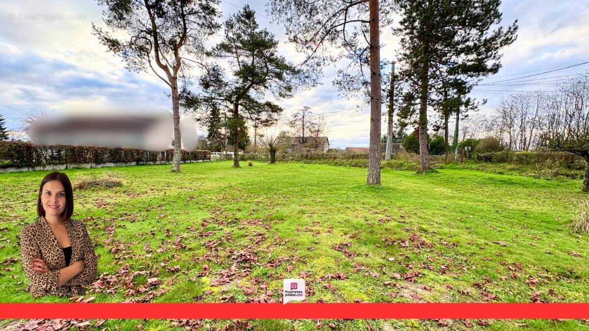 Terrain à MONT-PRES-CHAMBORD