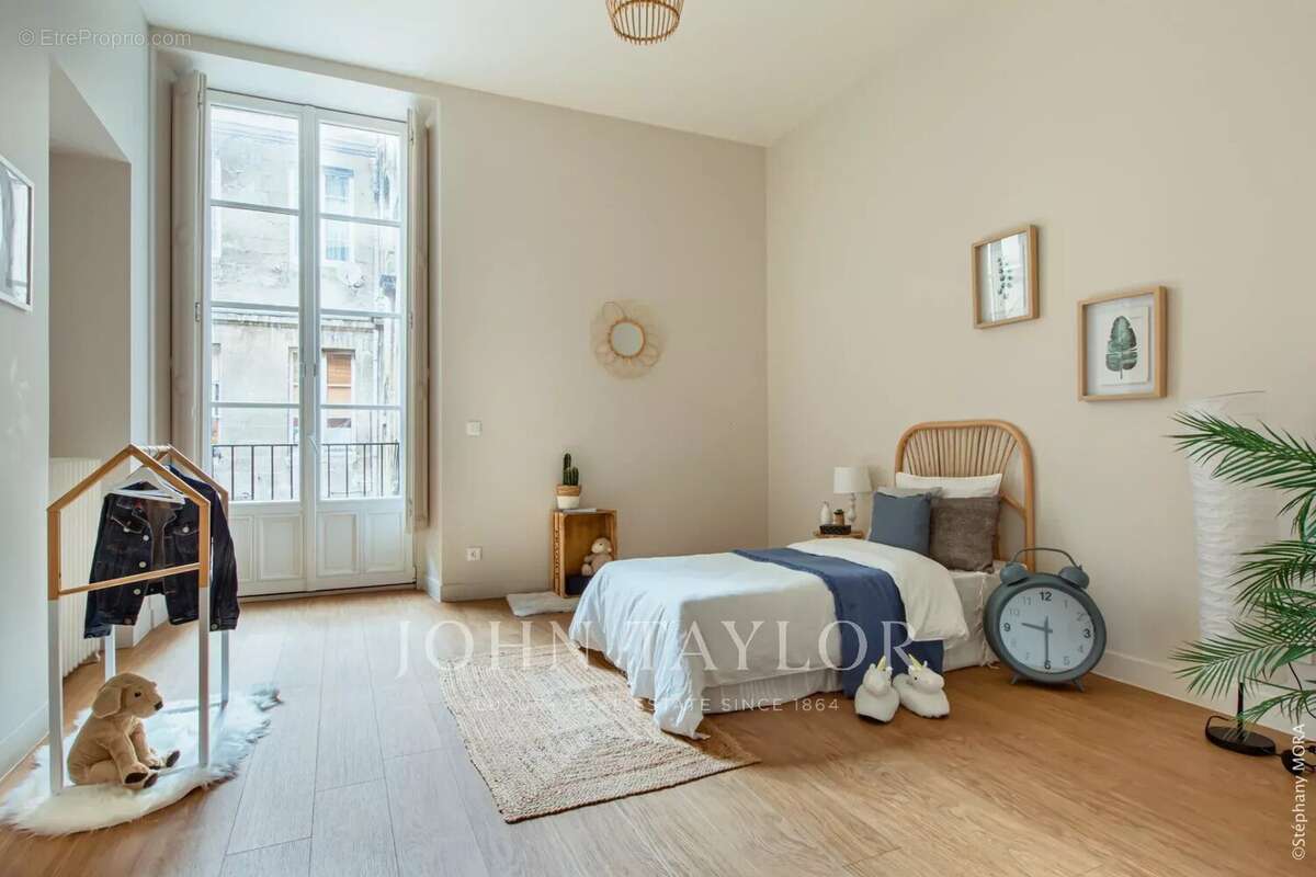 Appartement de caractère avec balcons - Chartrons - John Taylor Bordeaux - photo 7