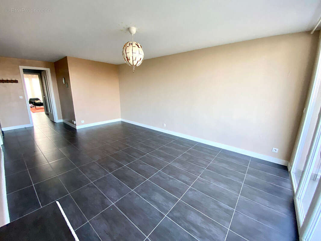 Appartement à SARTROUVILLE