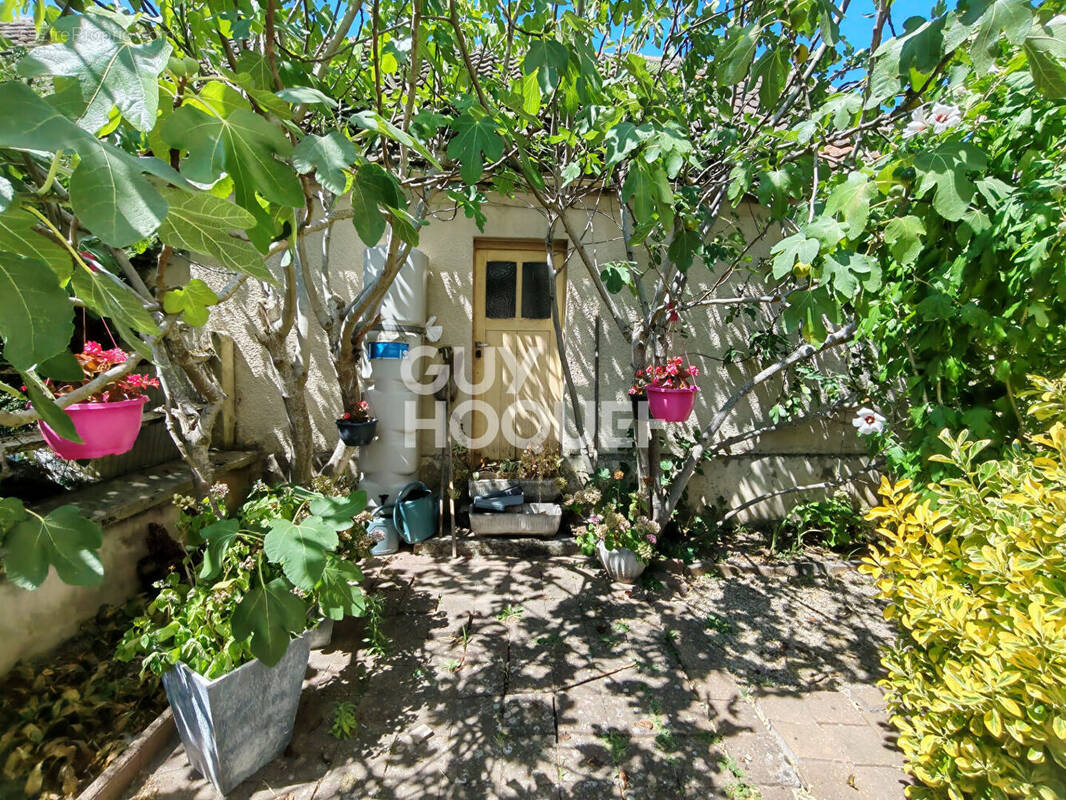 Appartement 2 pièces 50 m² · à La Chapelle-Saint-Luc · 50 m² · 66 000 €