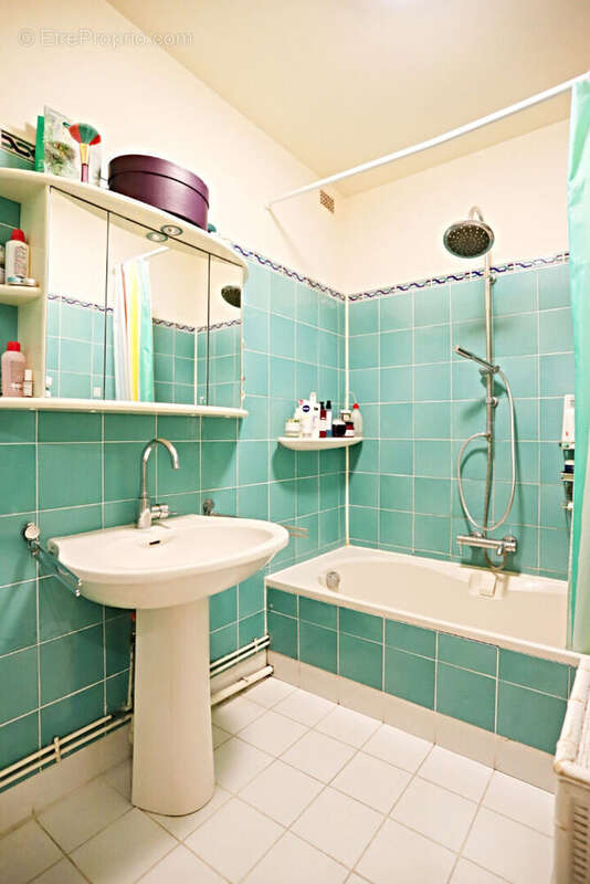 Appartement à PARIS-14E