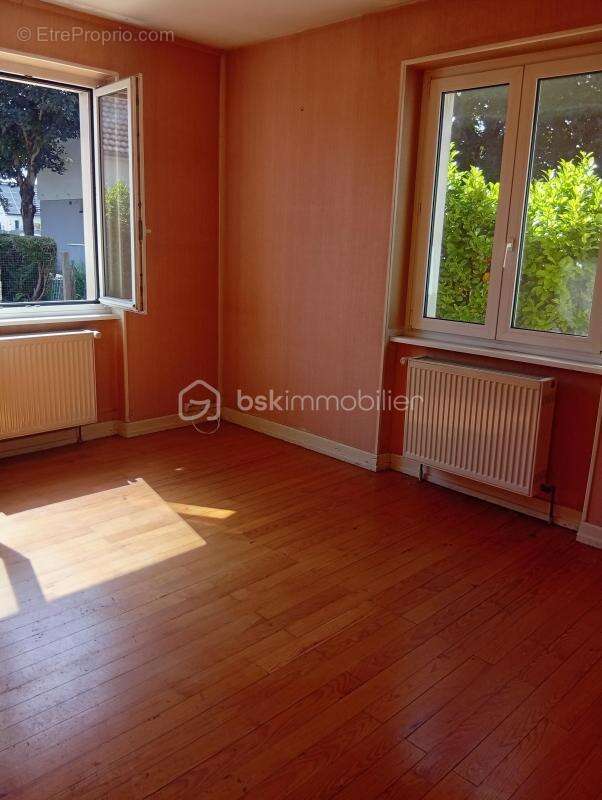 Immeuble avec garage Double potentiel habitation ou investissement - photo 2
