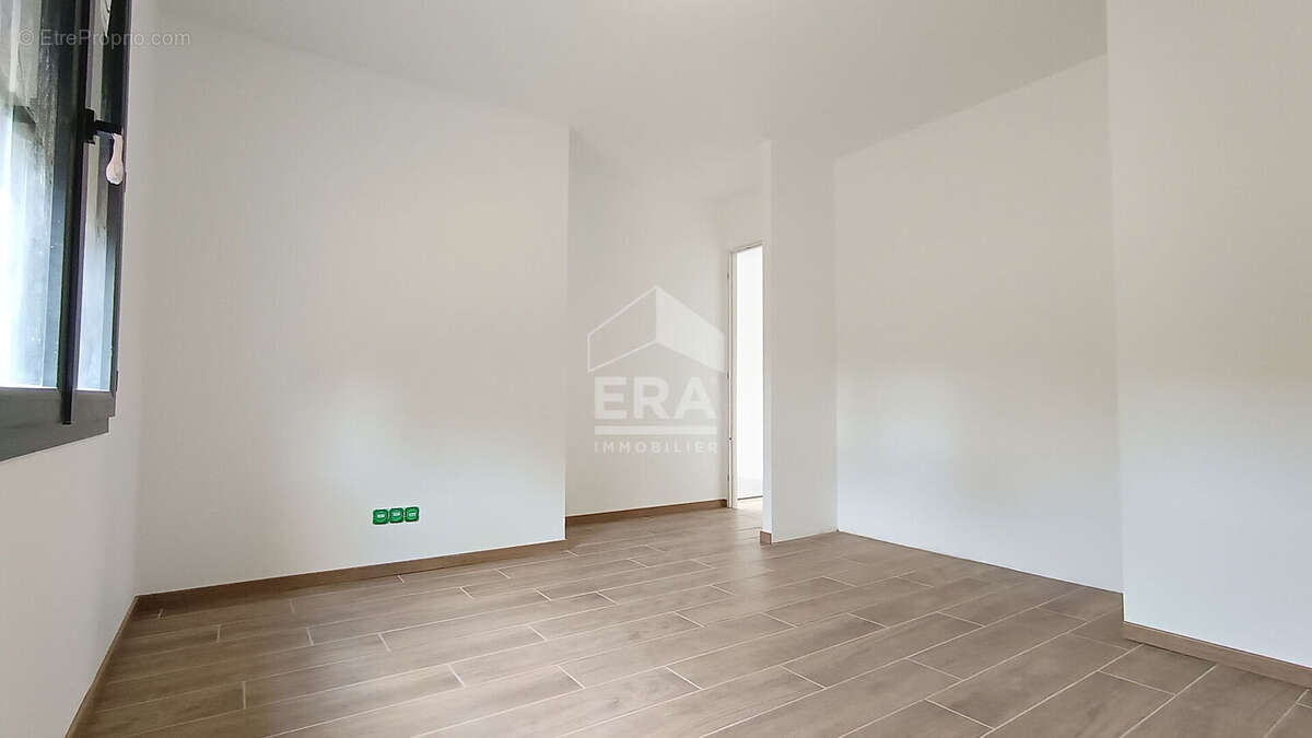 Maison à BRIVES-CHARENSAC