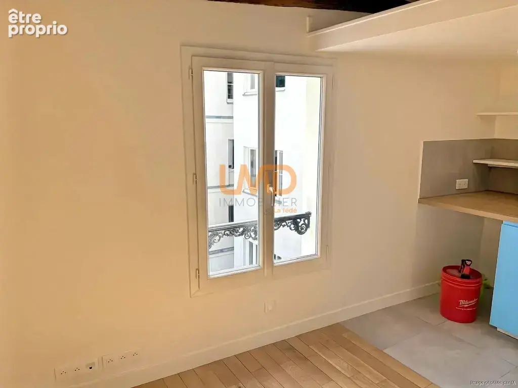 Paris 10e – Studio rénové au dernier étage - photo 1