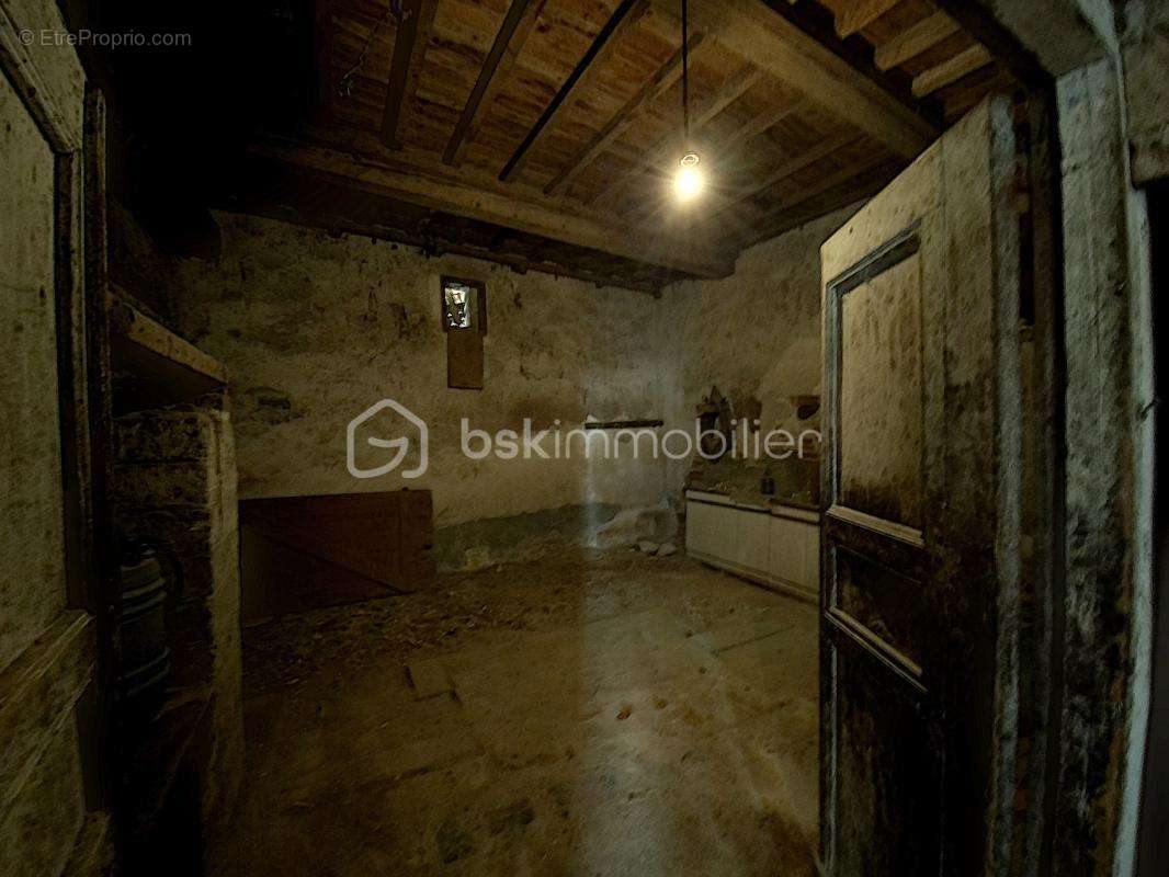 Maison à PEZILLA-LA-RIVIERE