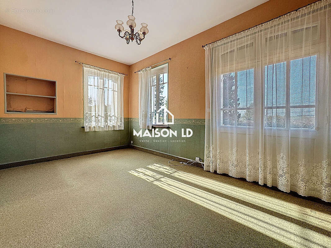 Maison à SAINT-PIERRE-SUR-DIVES