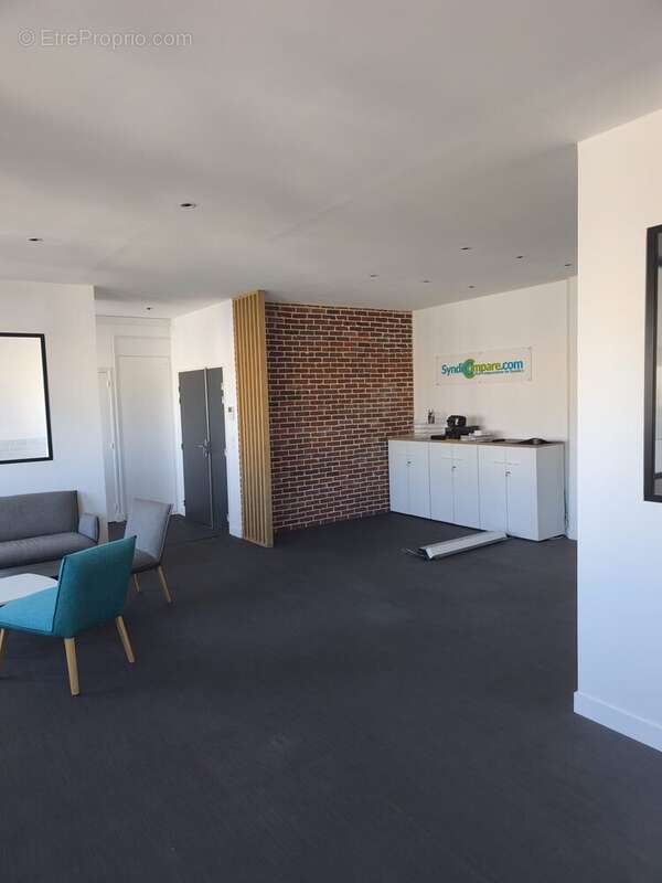 Commerce à SAINT-CONTEST