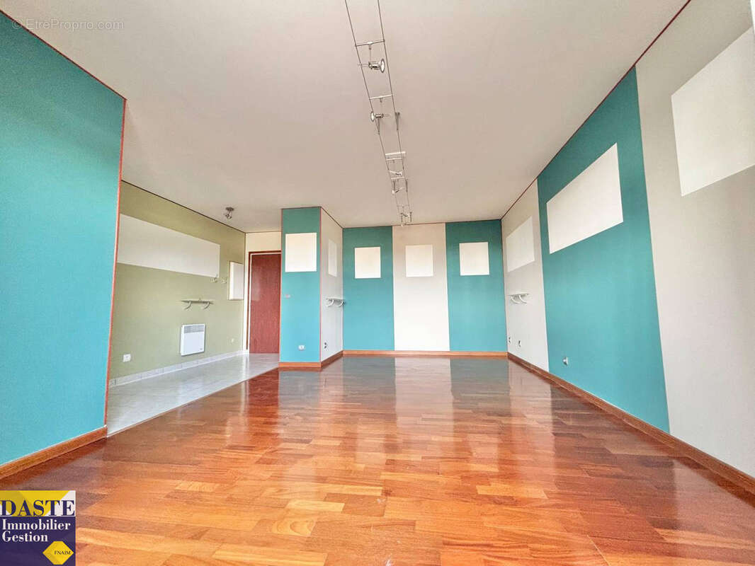 Appartement à PONTAULT-COMBAULT