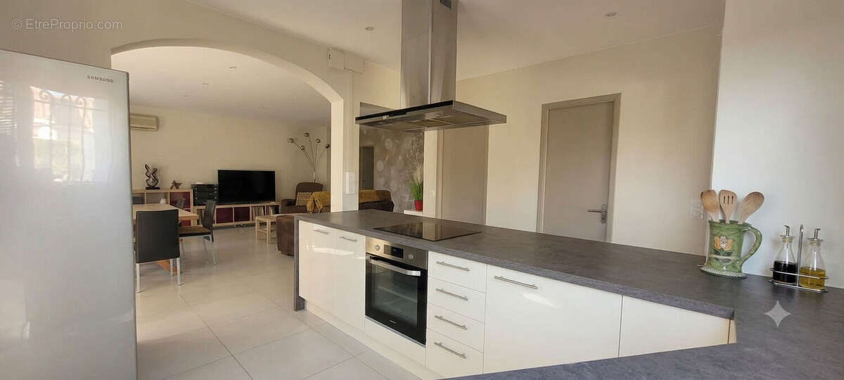 Maison de plain-pied avec 4 chambres, jardin sans vis-à-vis et proche des commodités - photo 3