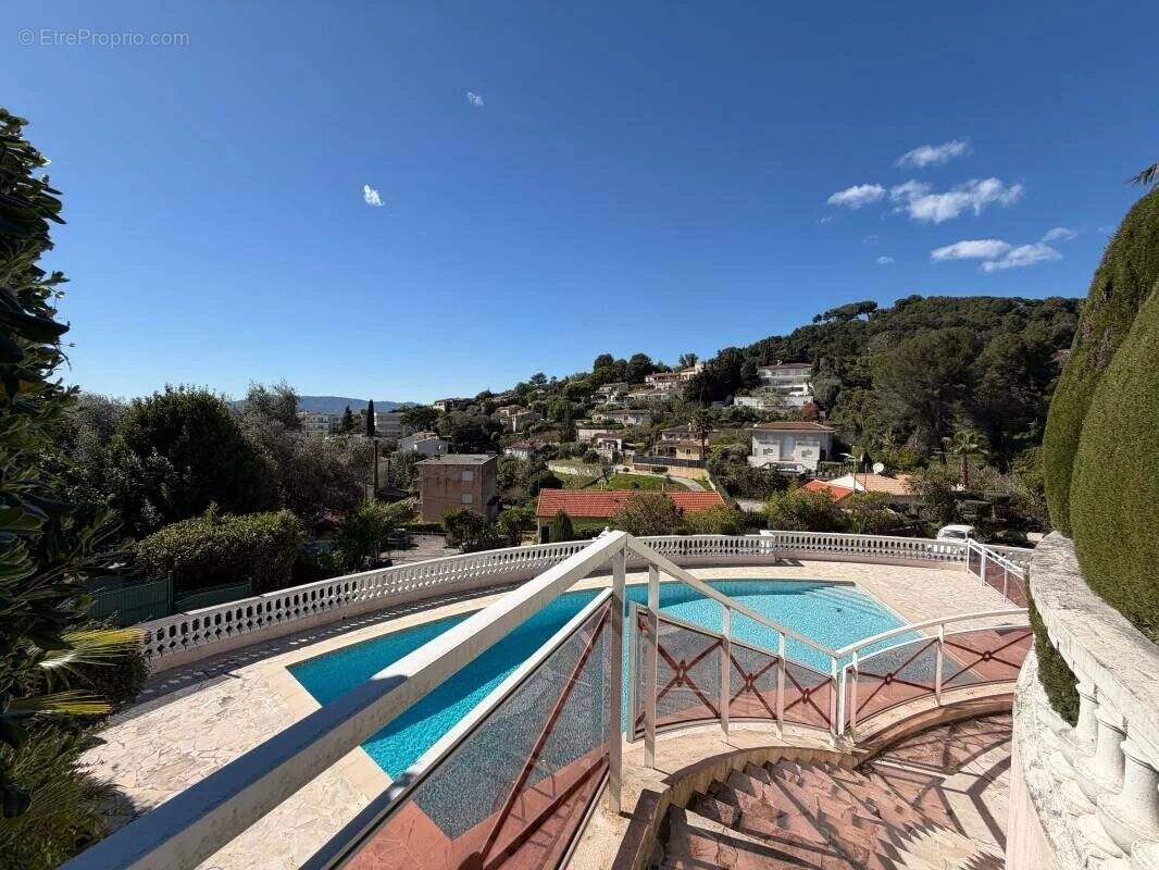 Appartement à LE CANNET