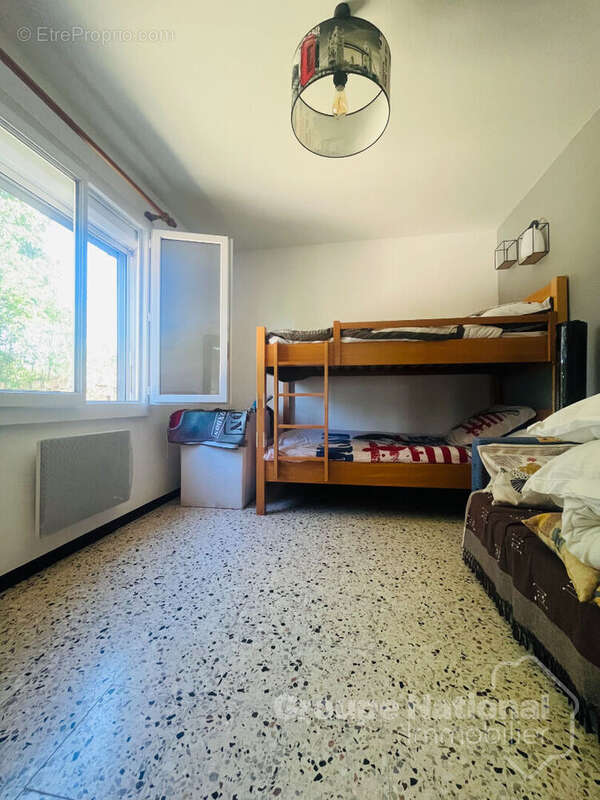 Maison à SAINT-LAURENT-DE-CARNOLS