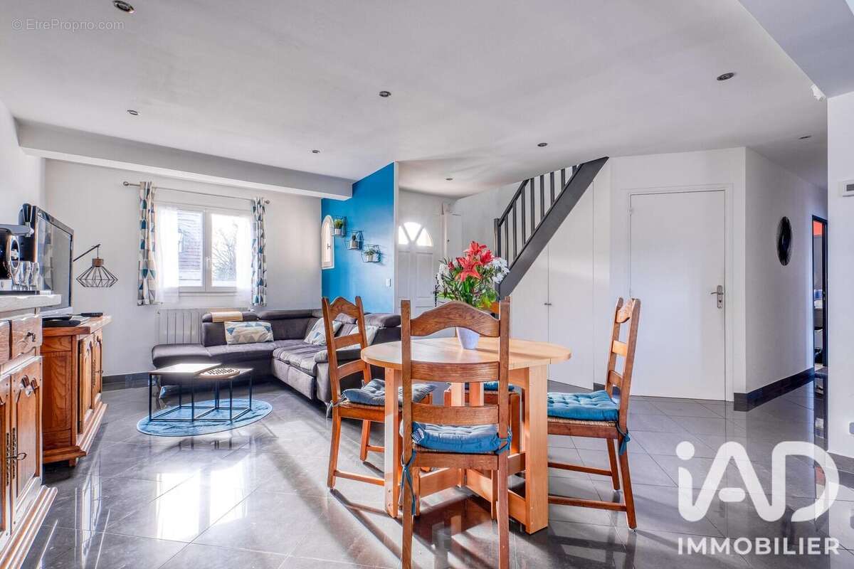 Maison 155 m² à Isles-Les-Villenoy  - photo 3