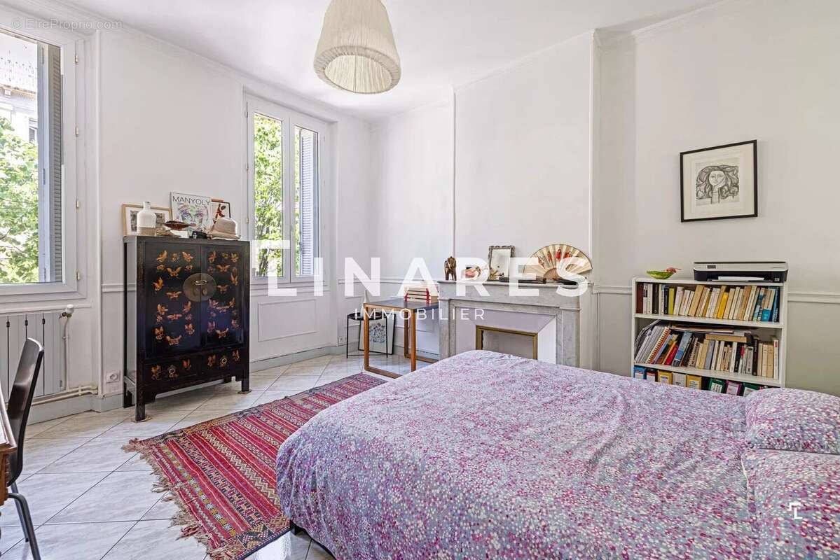 Appartement à MARSEILLE-1E