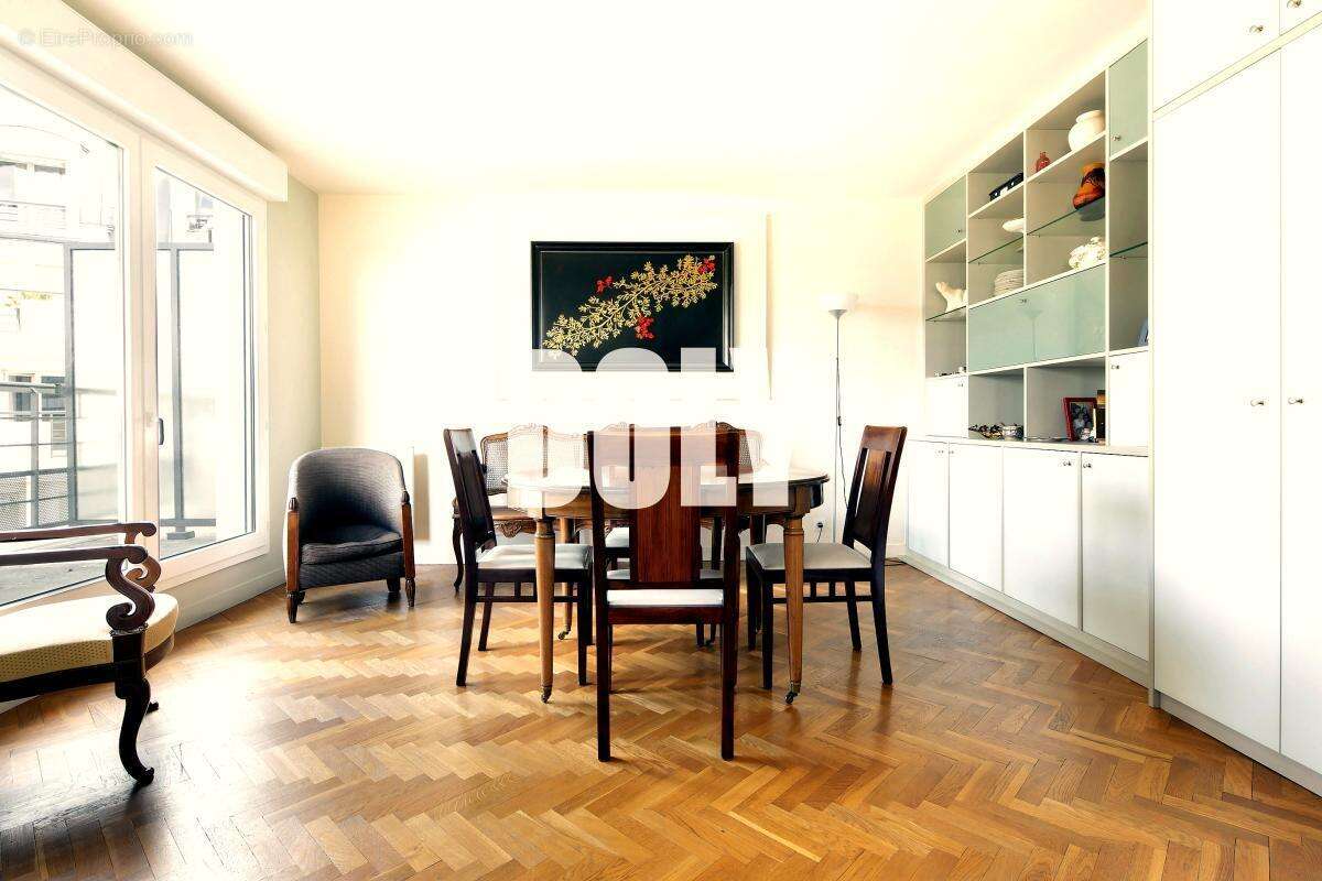 Appartement à MONTROUGE