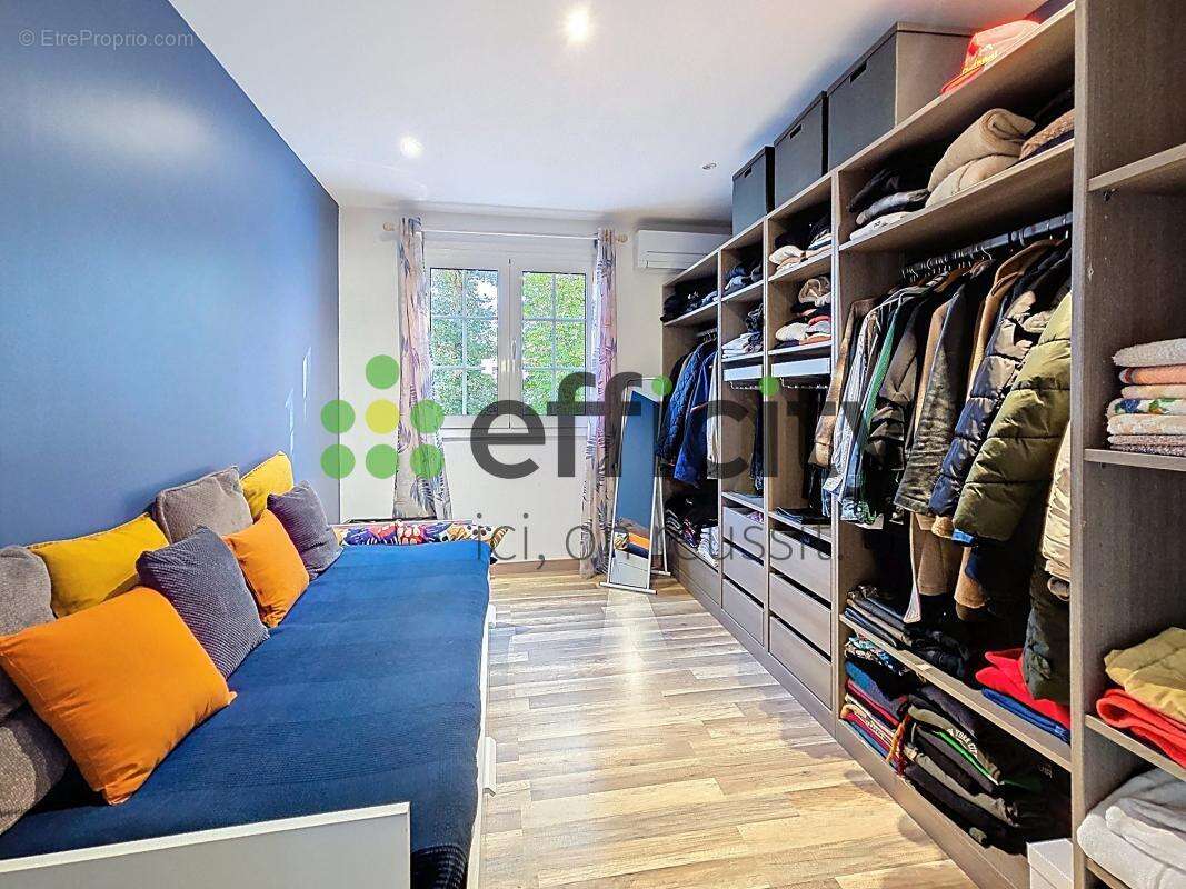 Maison à LA QUEUE-EN-BRIE