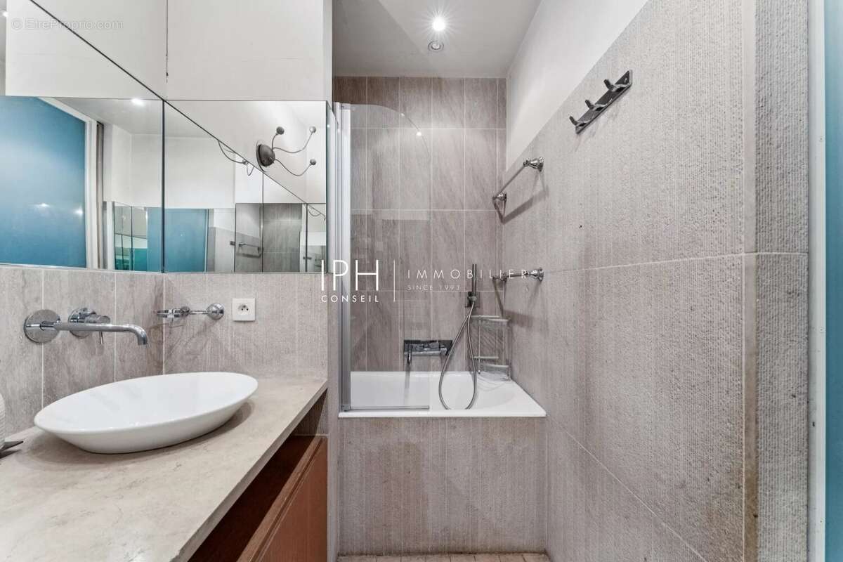 Appartement à NEUILLY-SUR-SEINE