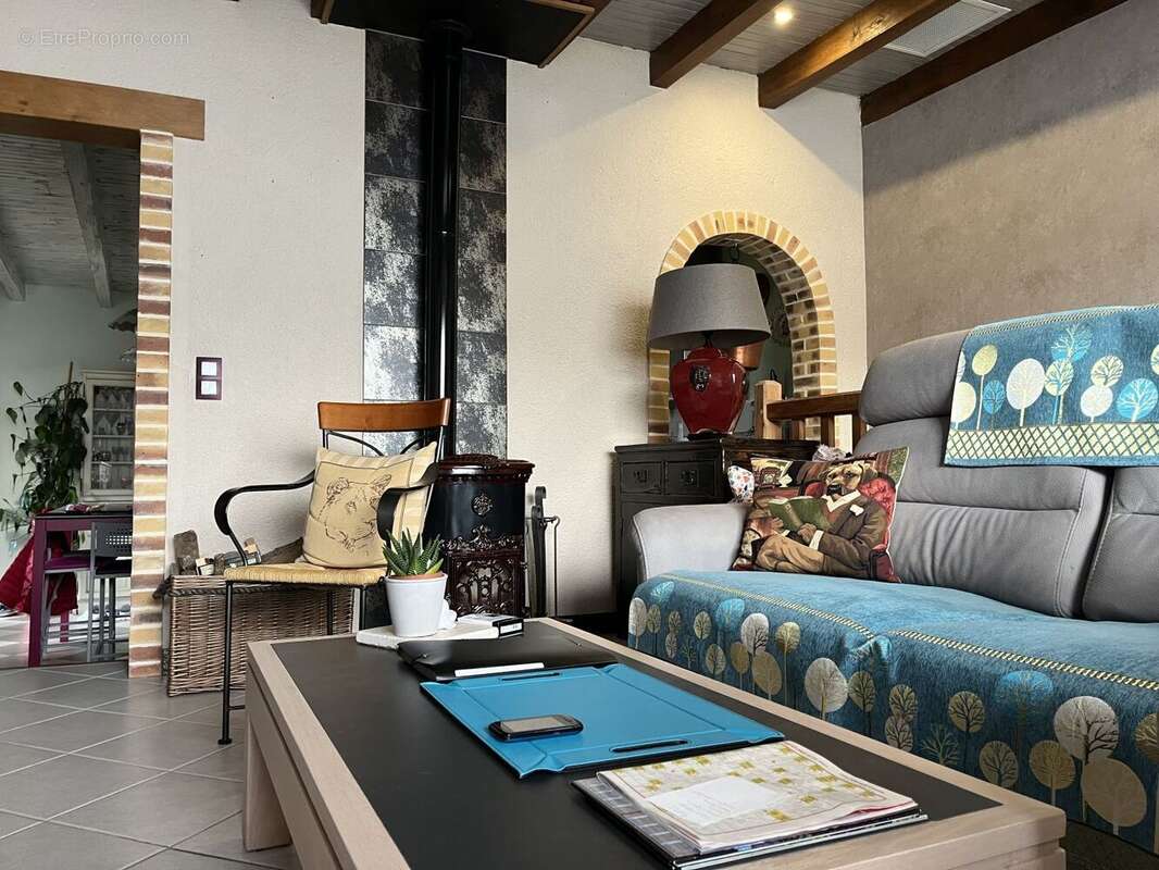 Maison - R+1 - Salon - Maison à LATRONQUIERE