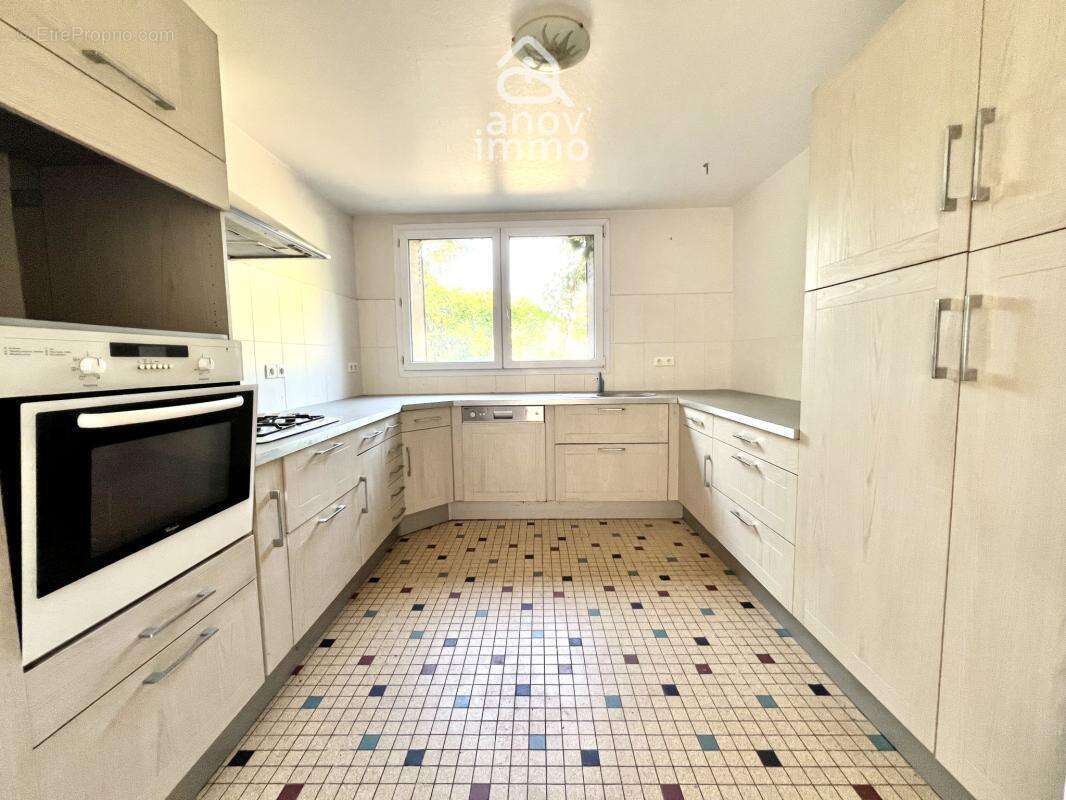 Neuville de poitou (86170) - maison 130 m2 - 3 chambres - ja - photo 2