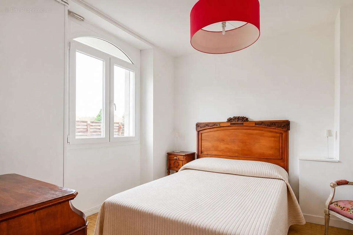 Maison spacieuse de 469 m² à Marsac, 16 pièces - photo 22