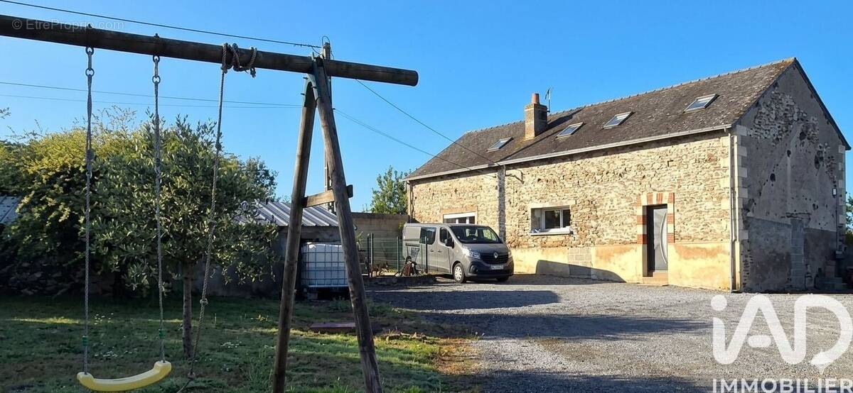 Photo 1 - Maison à SAINT-HERBLON