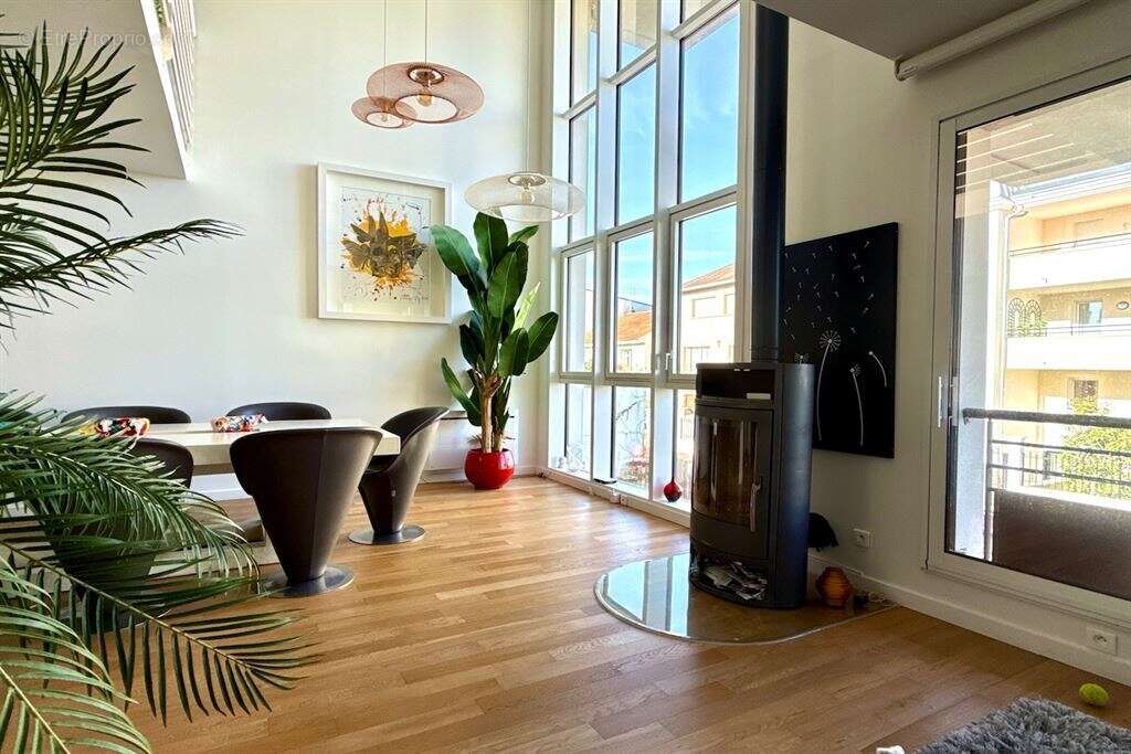 Maison à ISSY-LES-MOULINEAUX