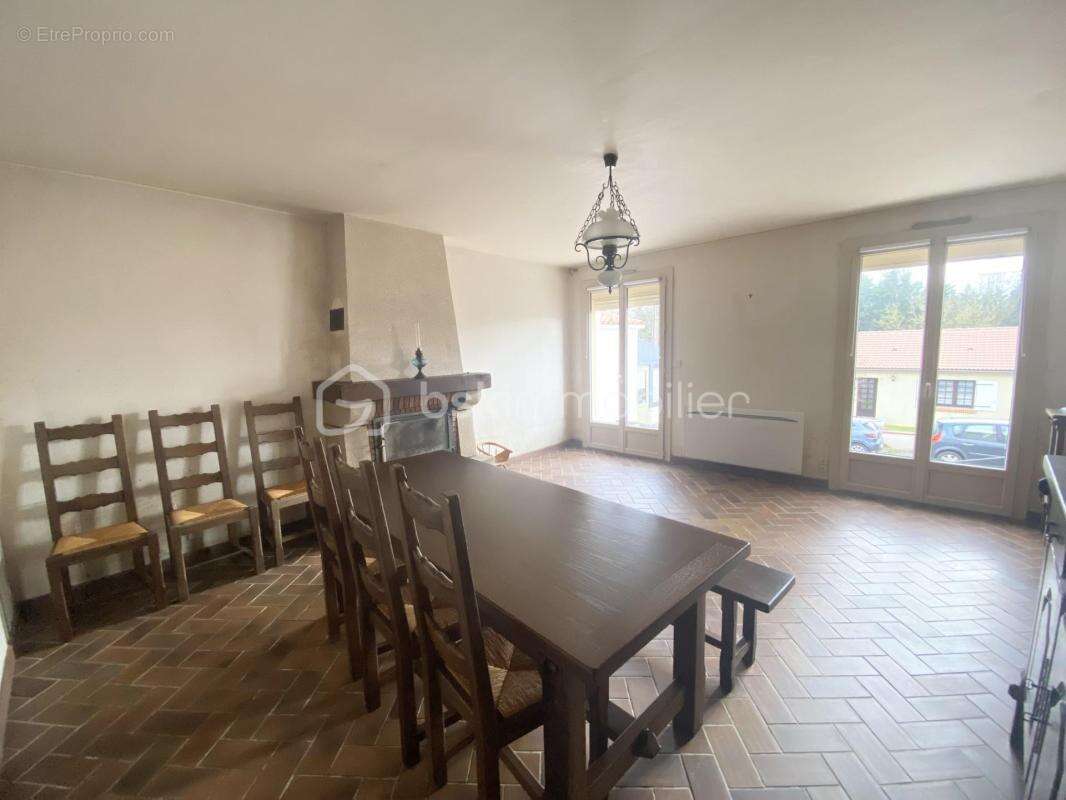 Maison à TILLIERES