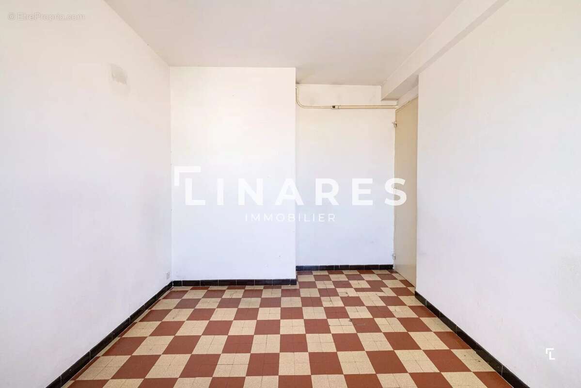 Appartement à MARSEILLE-4E
